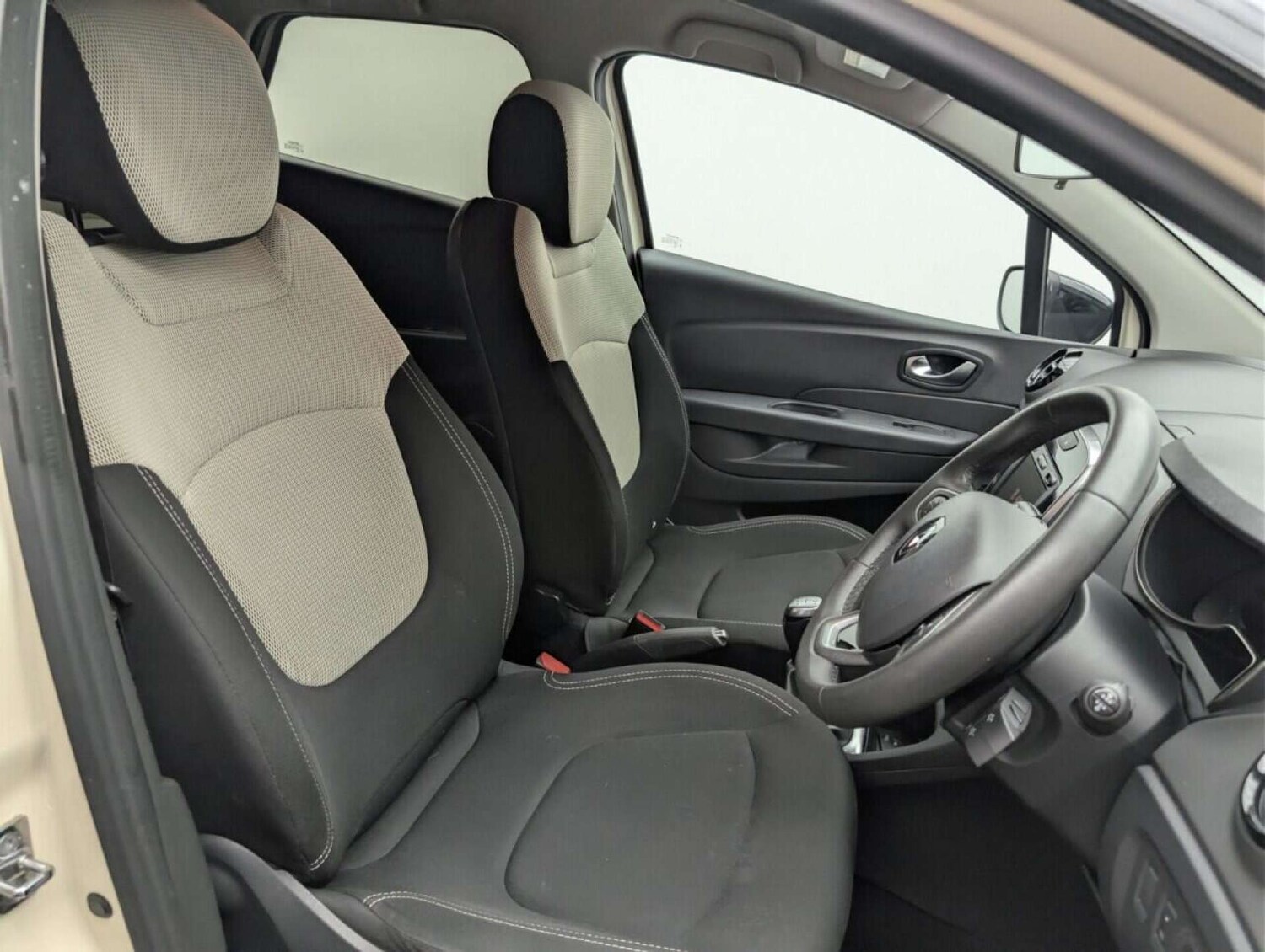 Used Renault Captur 2019 for sale - 77714323: Photo 12