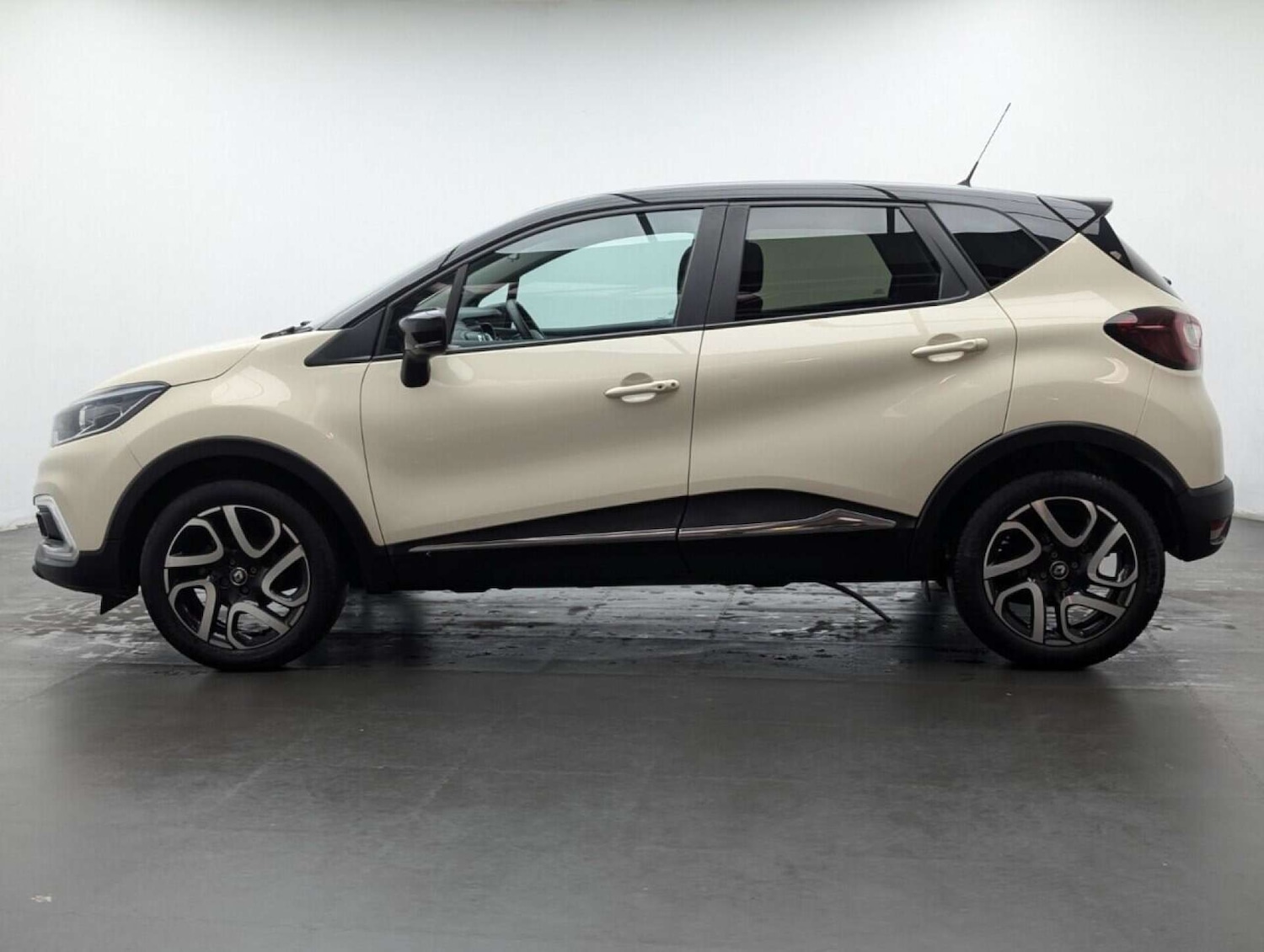 Used Renault Captur 2019 for sale - 77714323: Photo 5