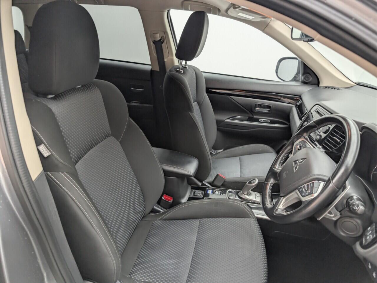 Used Mitsubishi Outlander 2021 for sale - 76899699: Photo 12