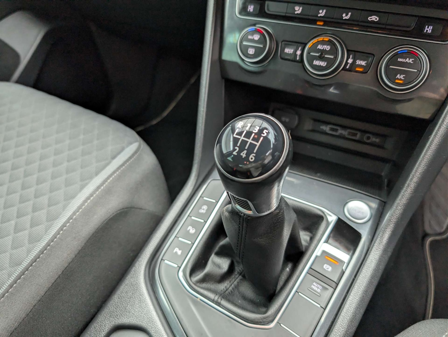 Used Volkswagen Tiguan 2019 for sale - 77780947: Photo 35