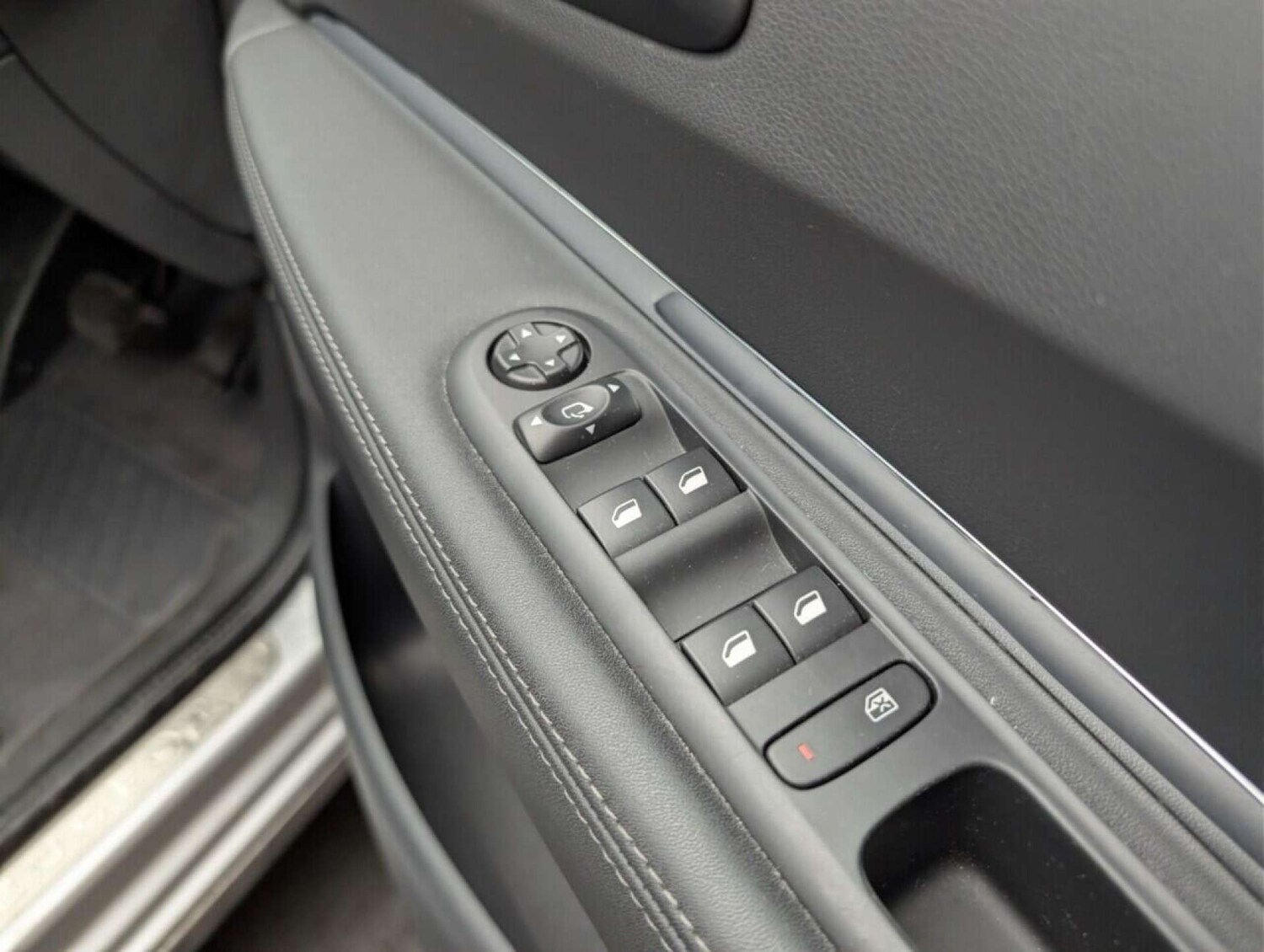 Used Peugeot 3008 2017 for sale - 77714093: Photo 18