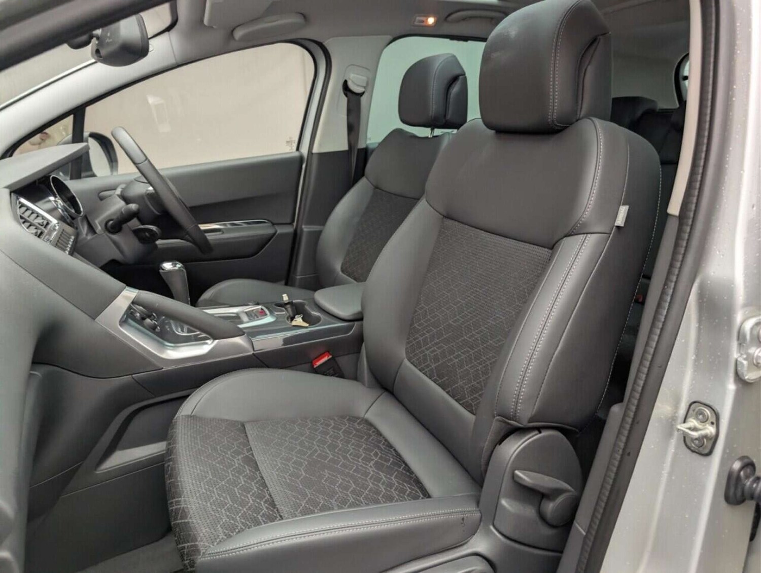 Used Peugeot 3008 2017 for sale - 77714093: Photo 25