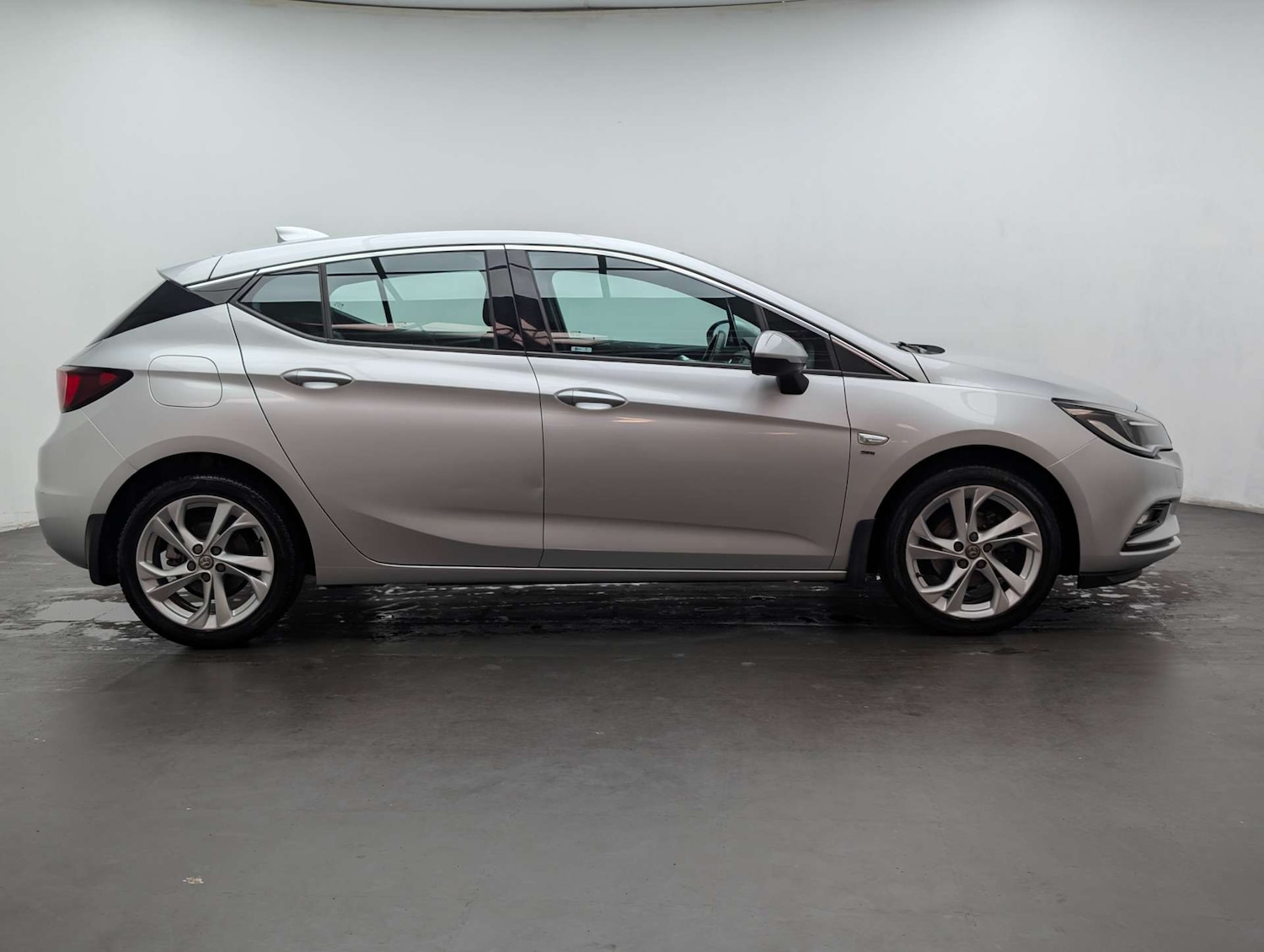 Used Vauxhall Astra 2018 for sale - 78078339: Photo 11