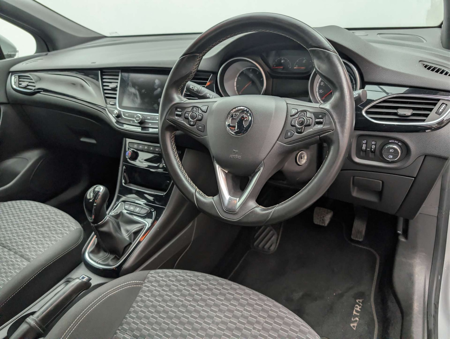 Used Vauxhall Astra 2018 for sale - 78078339: Photo 17