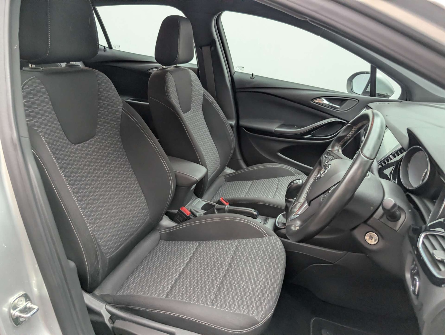 Used Vauxhall Astra 2018 for sale - 78078339: Photo 31