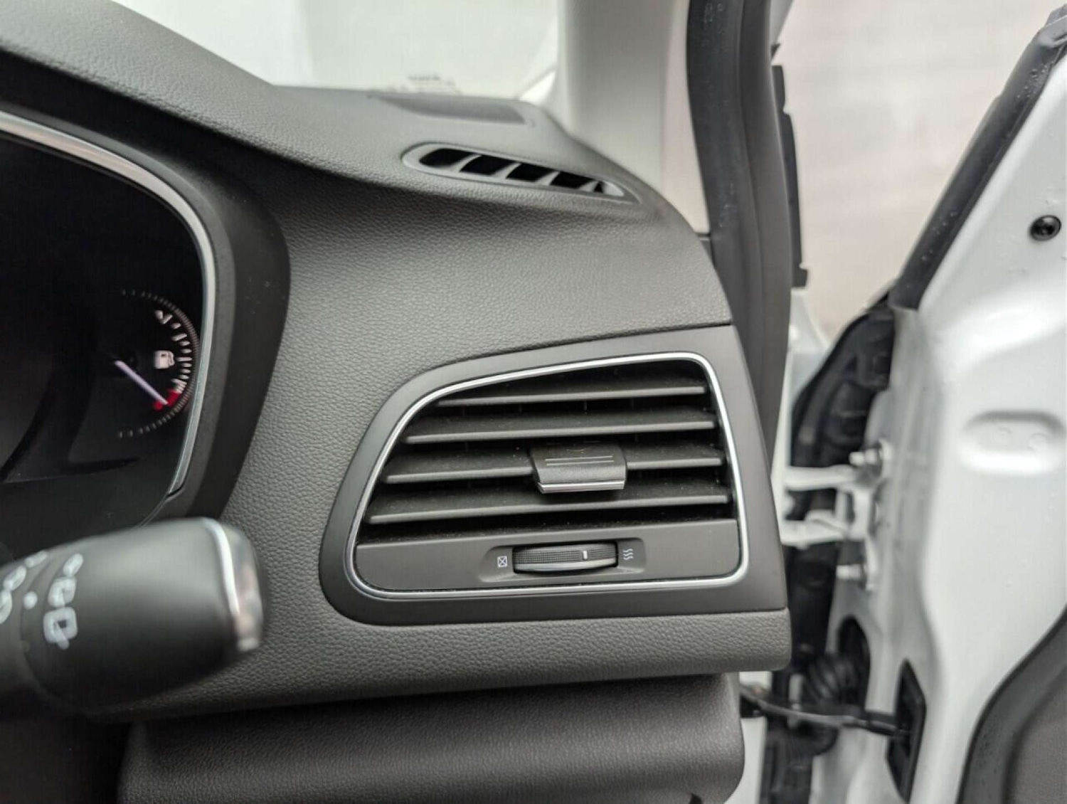 Used Renault Megane 2019 for sale - 77714942: Photo 19