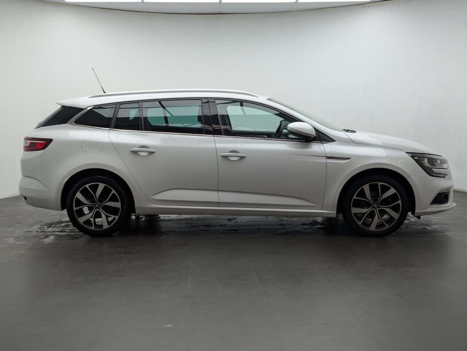 Used Renault Megane 2019 for sale - 77714942: Photo 9