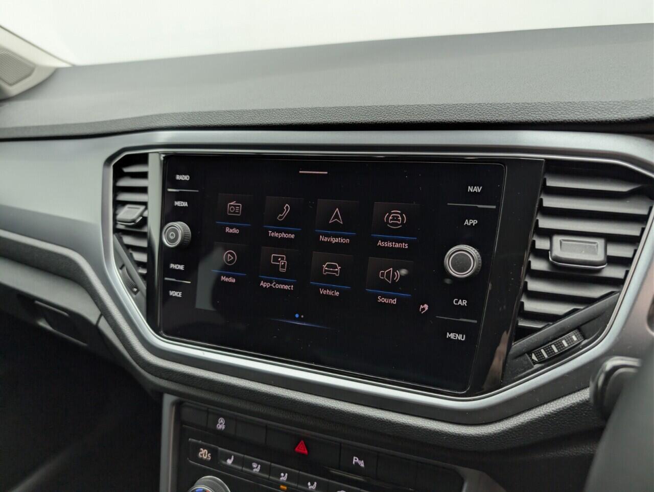 Used Volkswagen T-Roc 2021 for sale - 76633749: Photo 14