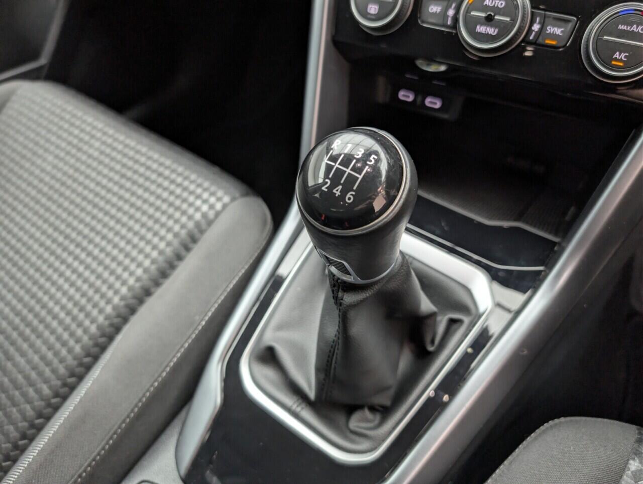 Used Volkswagen T-Roc 2021 for sale - 76633749: Photo 17