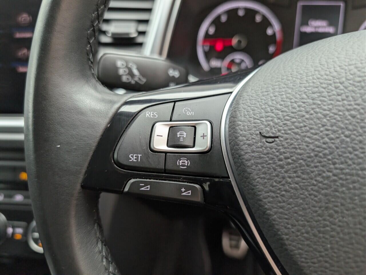 Used Volkswagen T-Roc 2021 for sale - 76633749: Photo 19