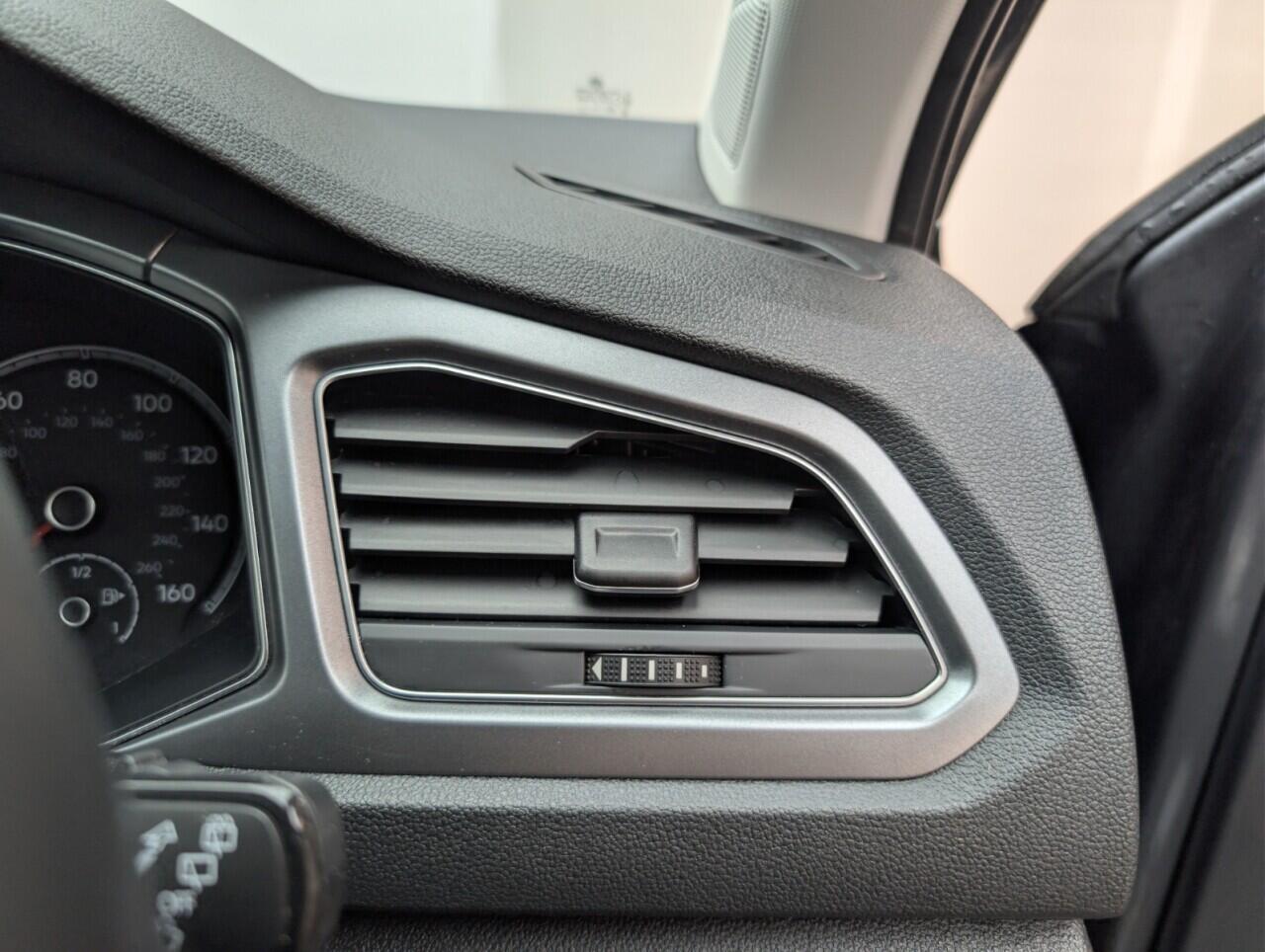 Used Volkswagen T-Roc 2021 for sale - 76633749: Photo 21