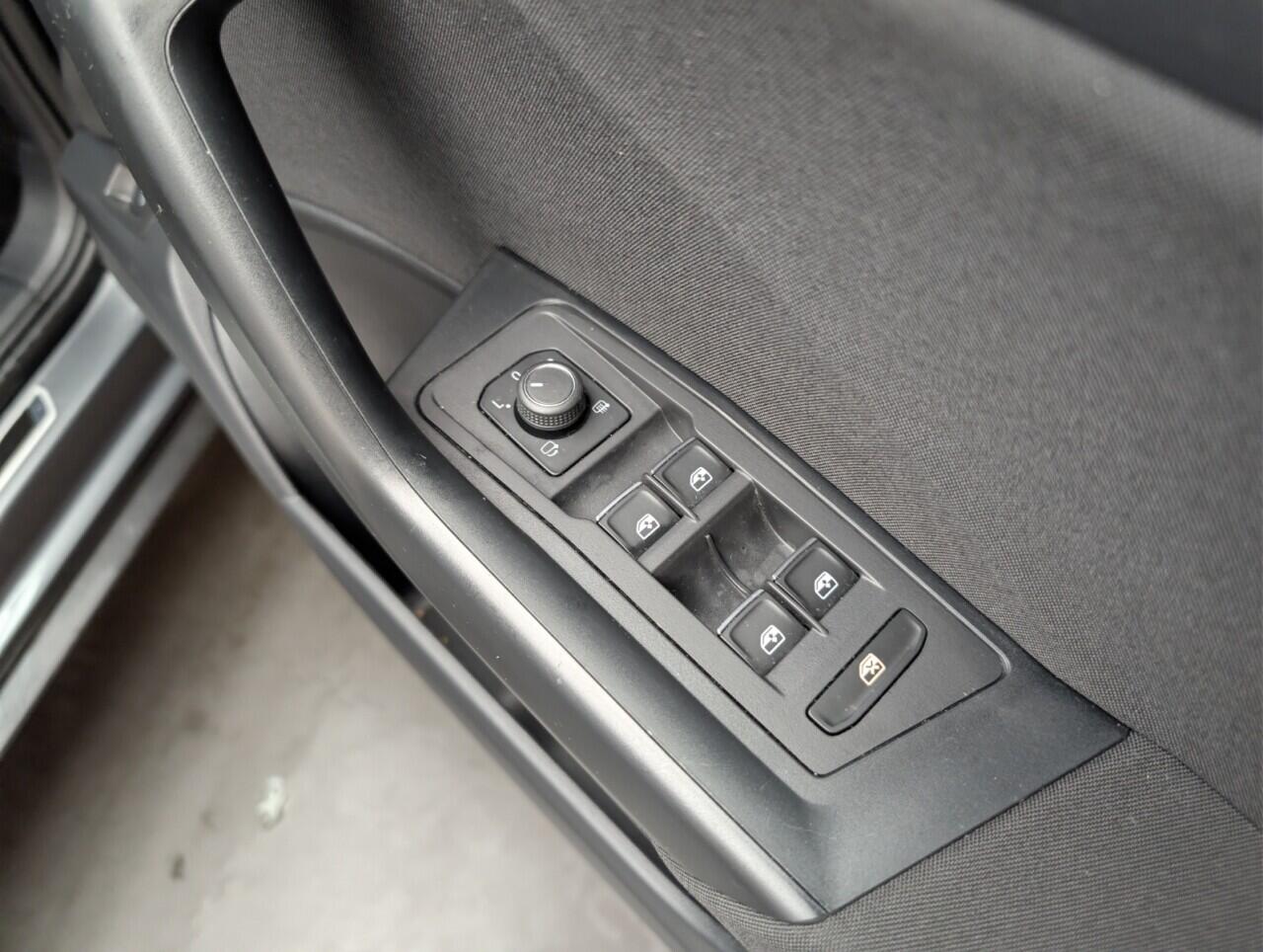 Used Volkswagen T-Roc 2021 for sale - 76633749: Photo 22