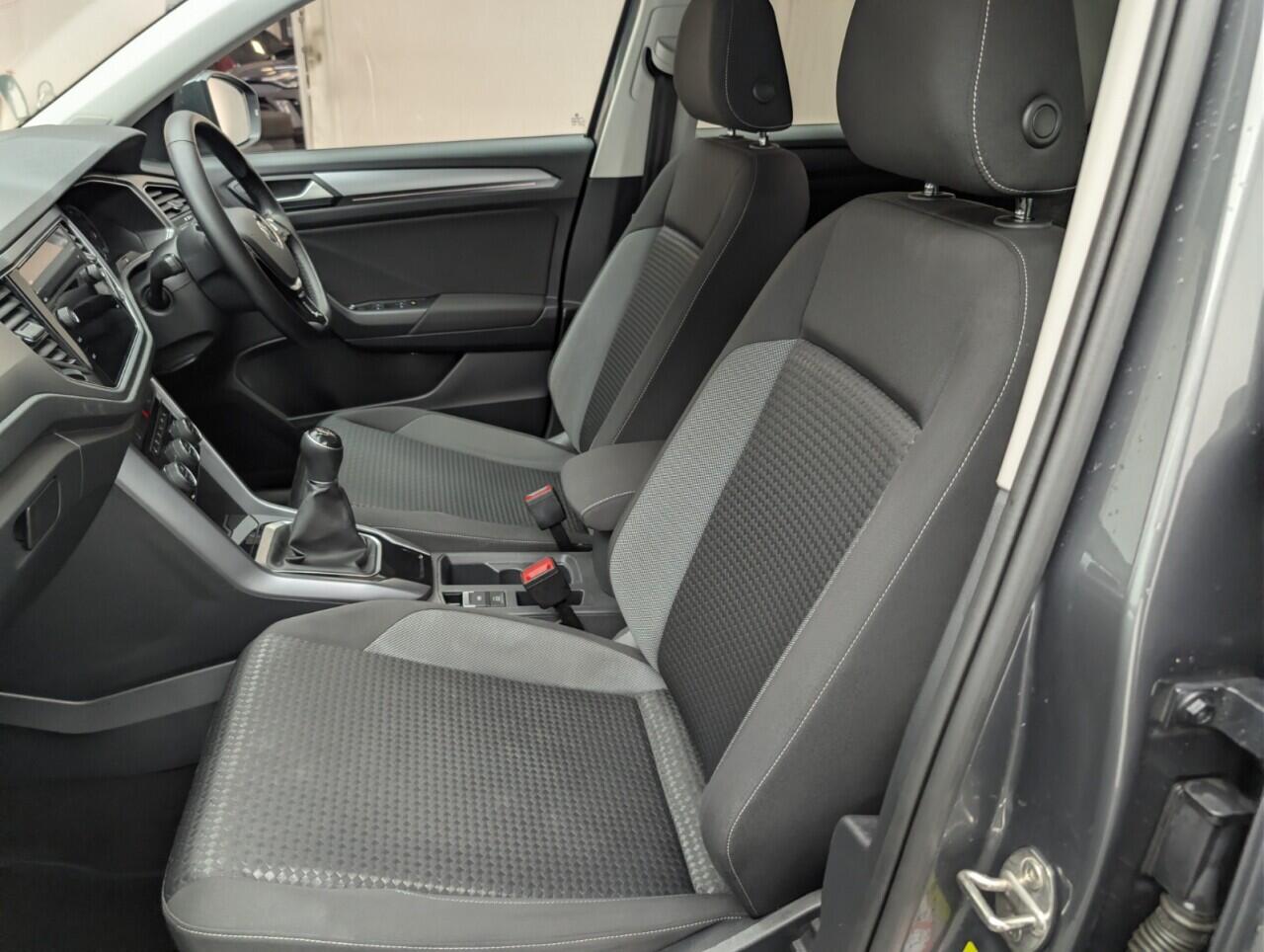 Used Volkswagen T-Roc 2021 for sale - 76633749: Photo 28