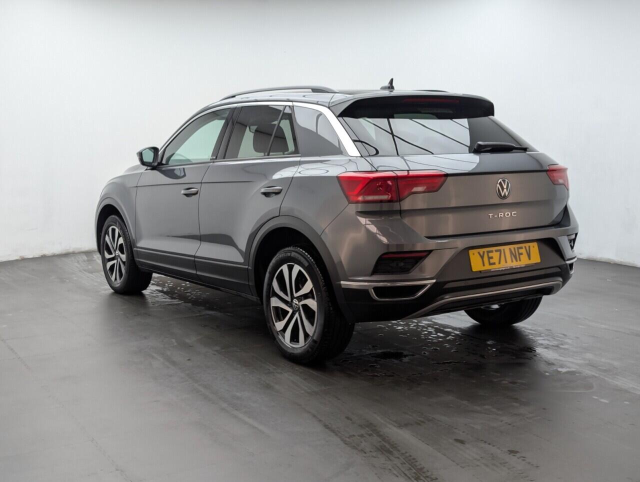 Used Volkswagen T-Roc 2021 for sale - 76633749: Photo 6