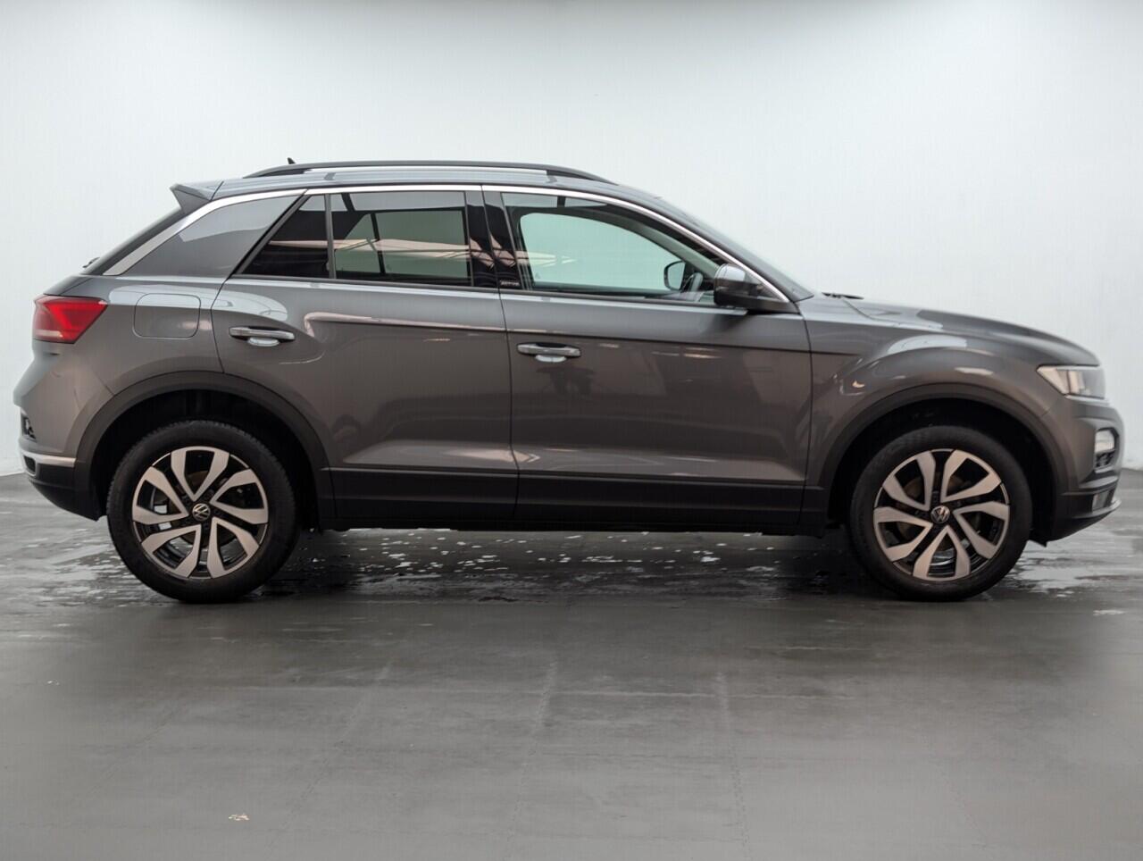 Used Volkswagen T-Roc 2021 for sale - 76633749: Photo 9