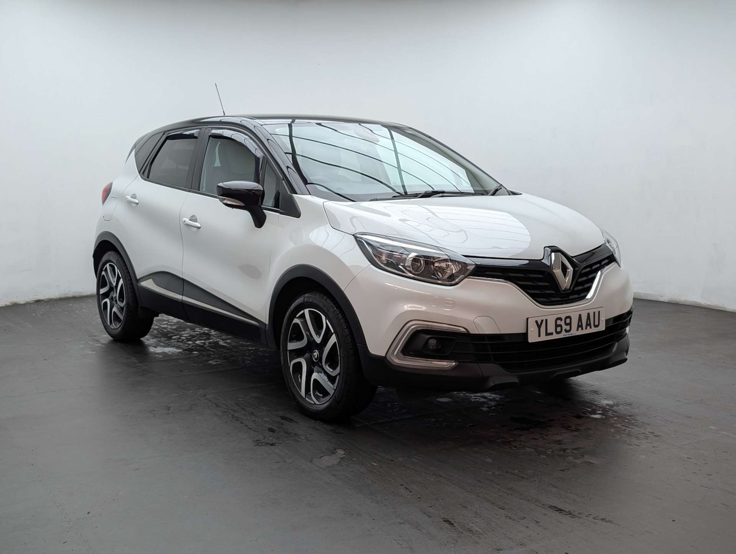 Used Renault Captur 2019 for sale - 78131934: Photo 2
