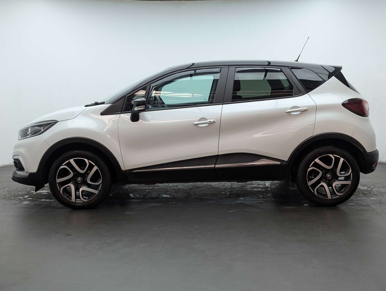 Used Renault Captur 2019 for sale - 78131934: Photo 9