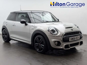 2019 - 2.0 Cooper S Sport Hatchback 3dr Petrol Manual Euro 6 (s/s) (192 ps) NAVIGA