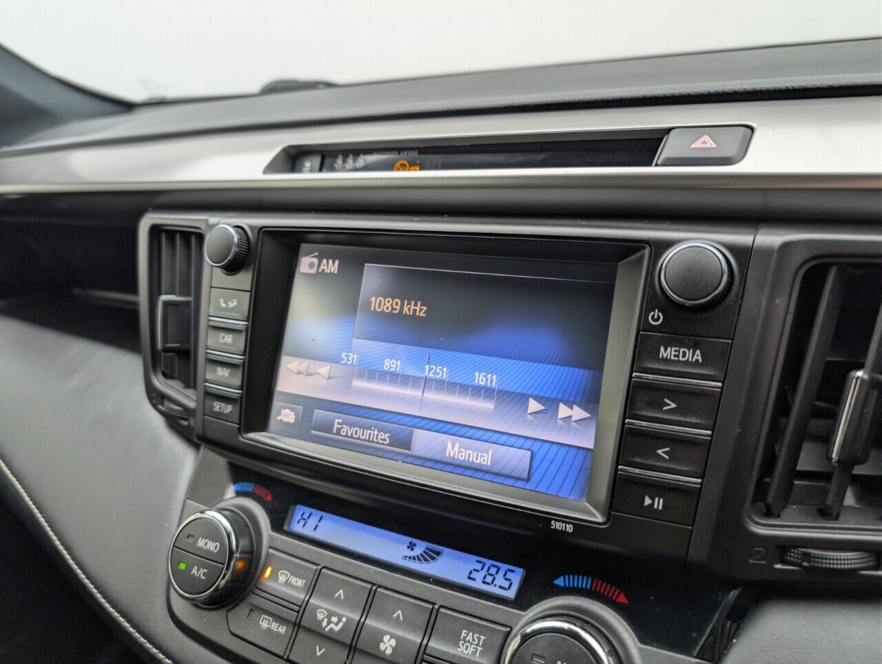 Used Toyota RAV4 2018 for sale - 77143128: Photo 13