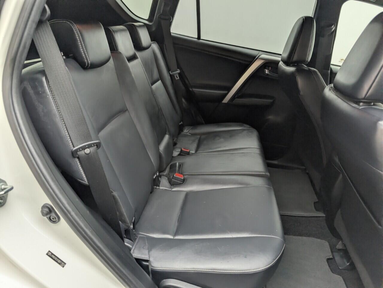 Used Toyota RAV4 2018 for sale - 77143128: Photo 26