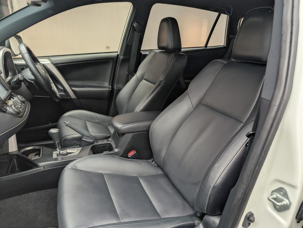 Used Toyota RAV4 2018 for sale - 77143128: Photo 29