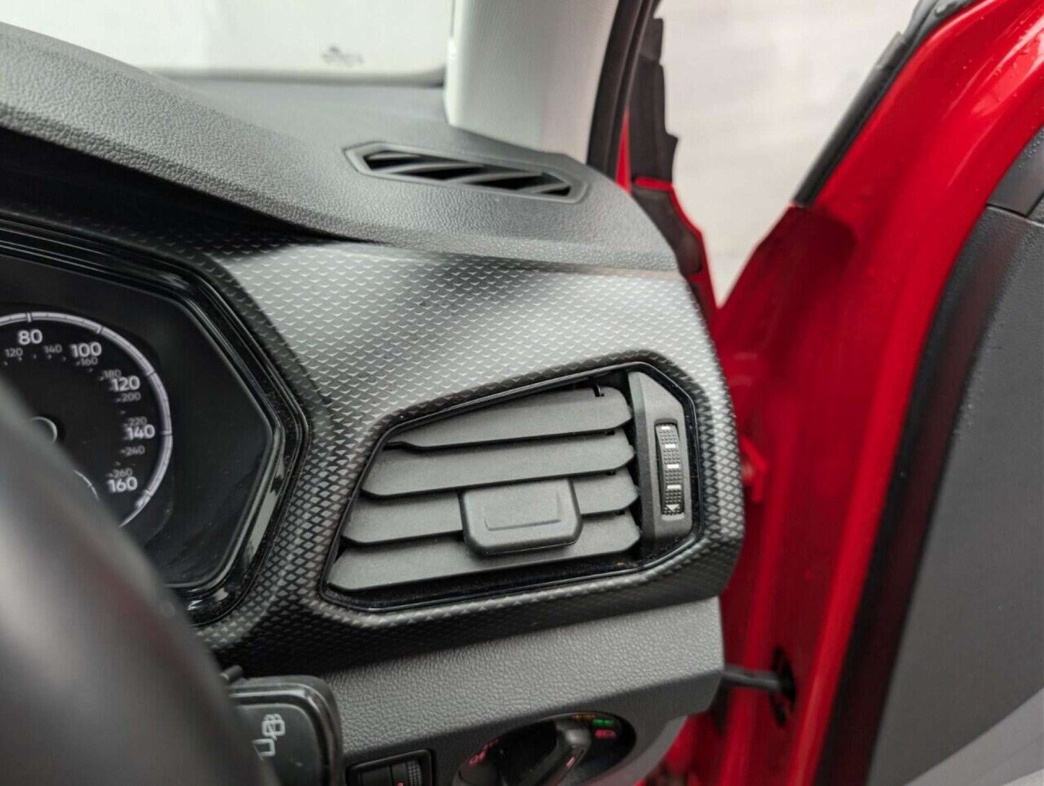 Used Volkswagen T-Cross 2020 for sale - 77713904: Photo 18