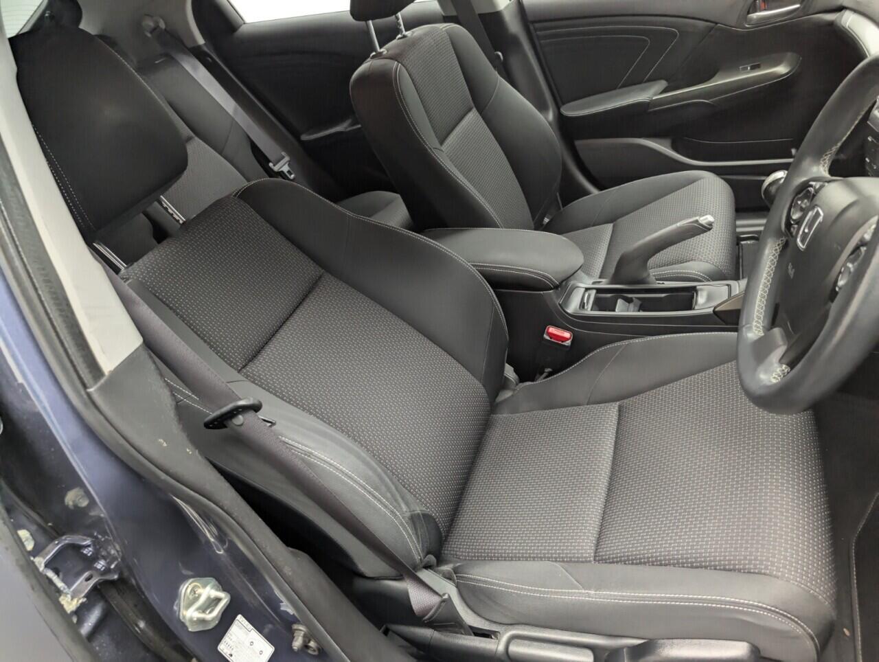 Used Honda Civic 2016 for sale - 76425526: Photo 12