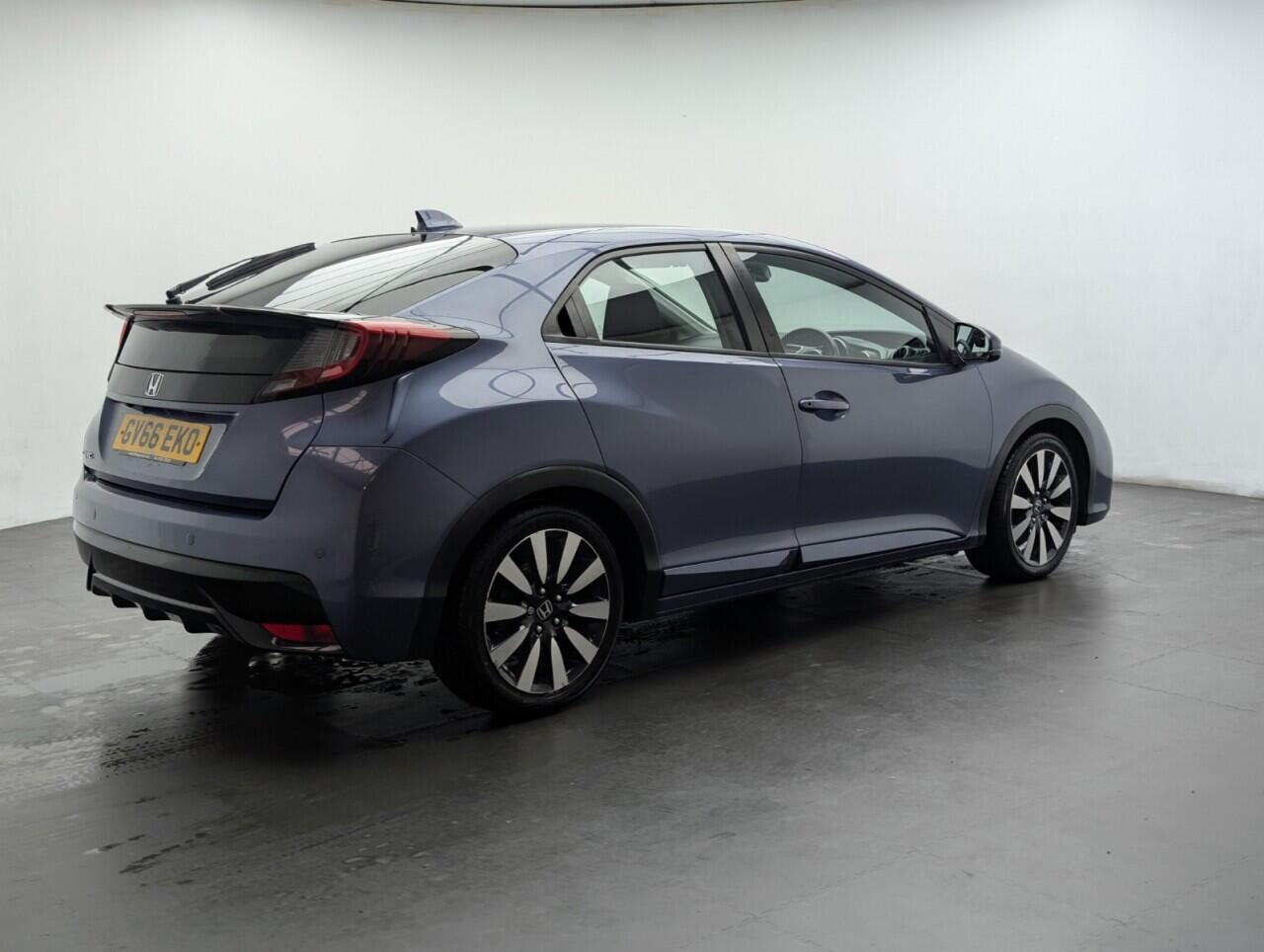 Used Honda Civic 2016 for sale - 76425526: Photo 8