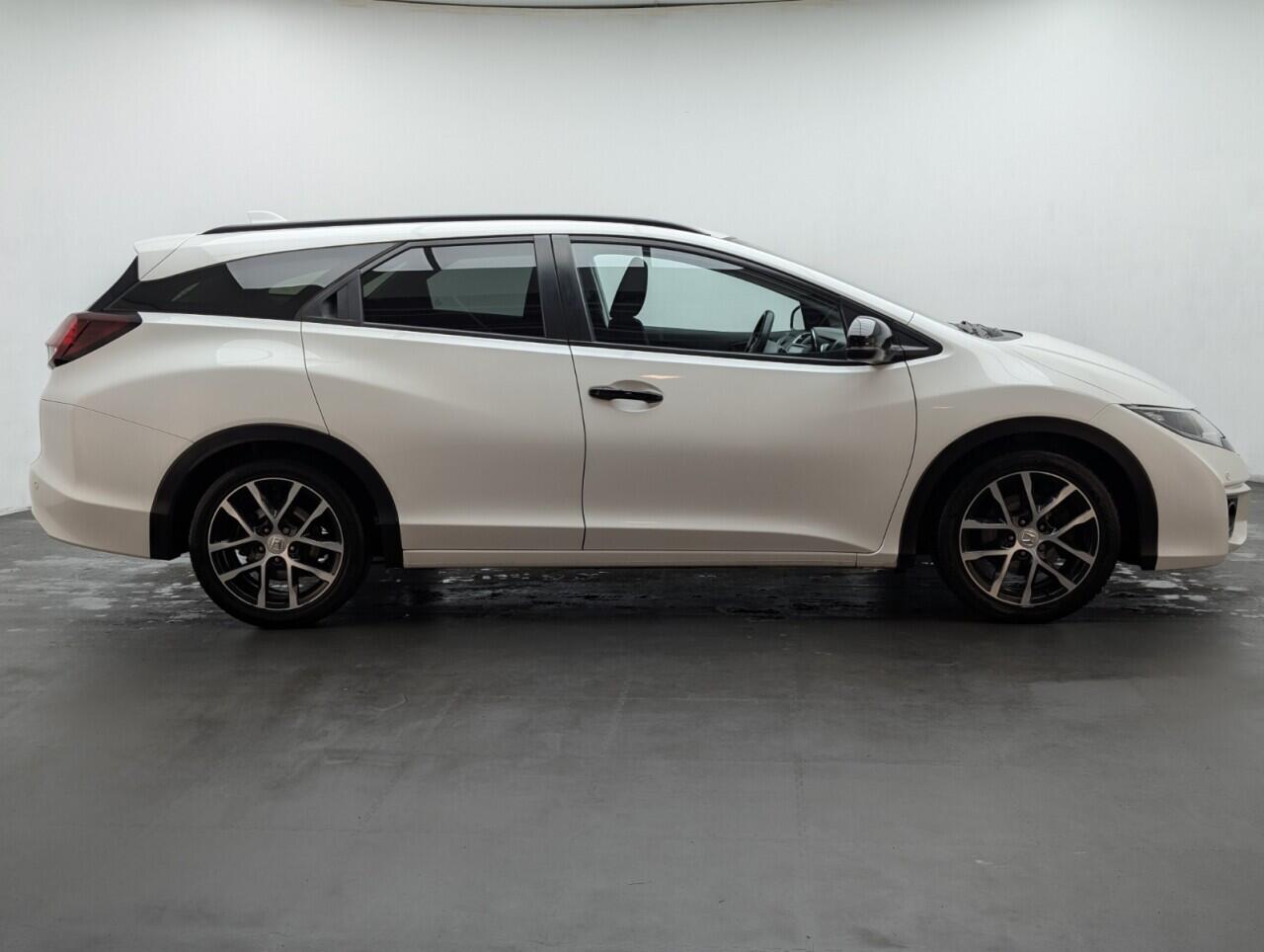 Used Honda Civic 2017 for sale - 76422972: Photo 9