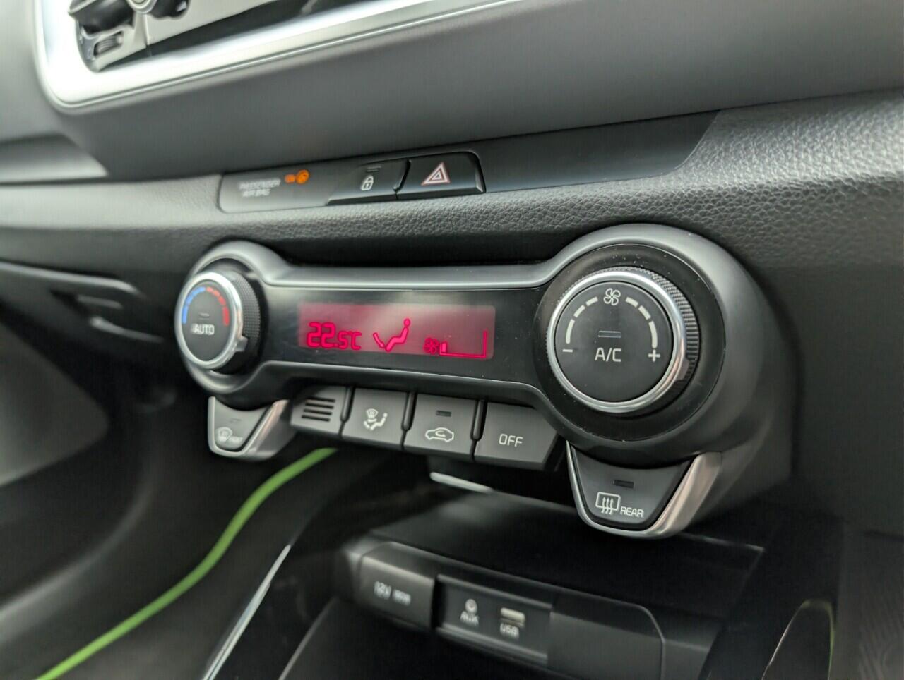 Used Kia Stonic 2018 for sale - 77657611: Photo 16