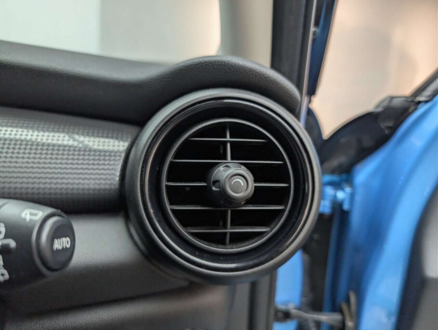 Used MINI Hatch 2017 for sale - 77713379: Photo 17