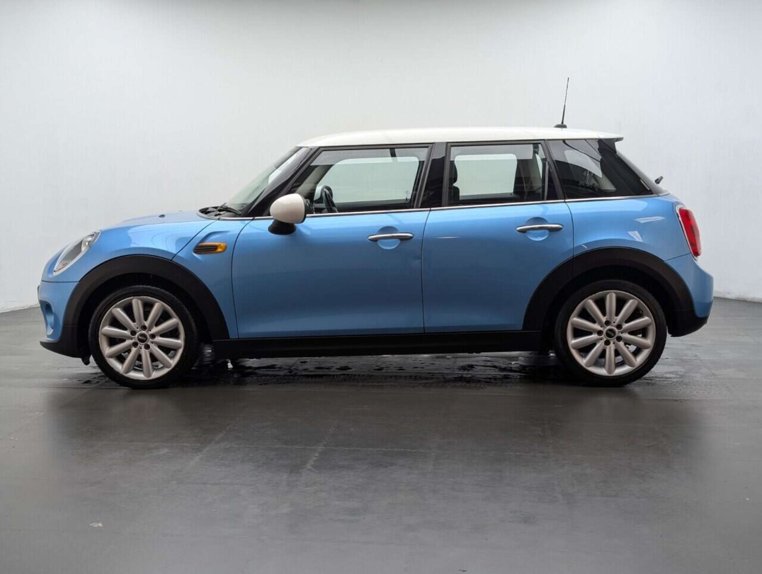 Used MINI Hatch 2017 for sale - 77713379: Photo 5