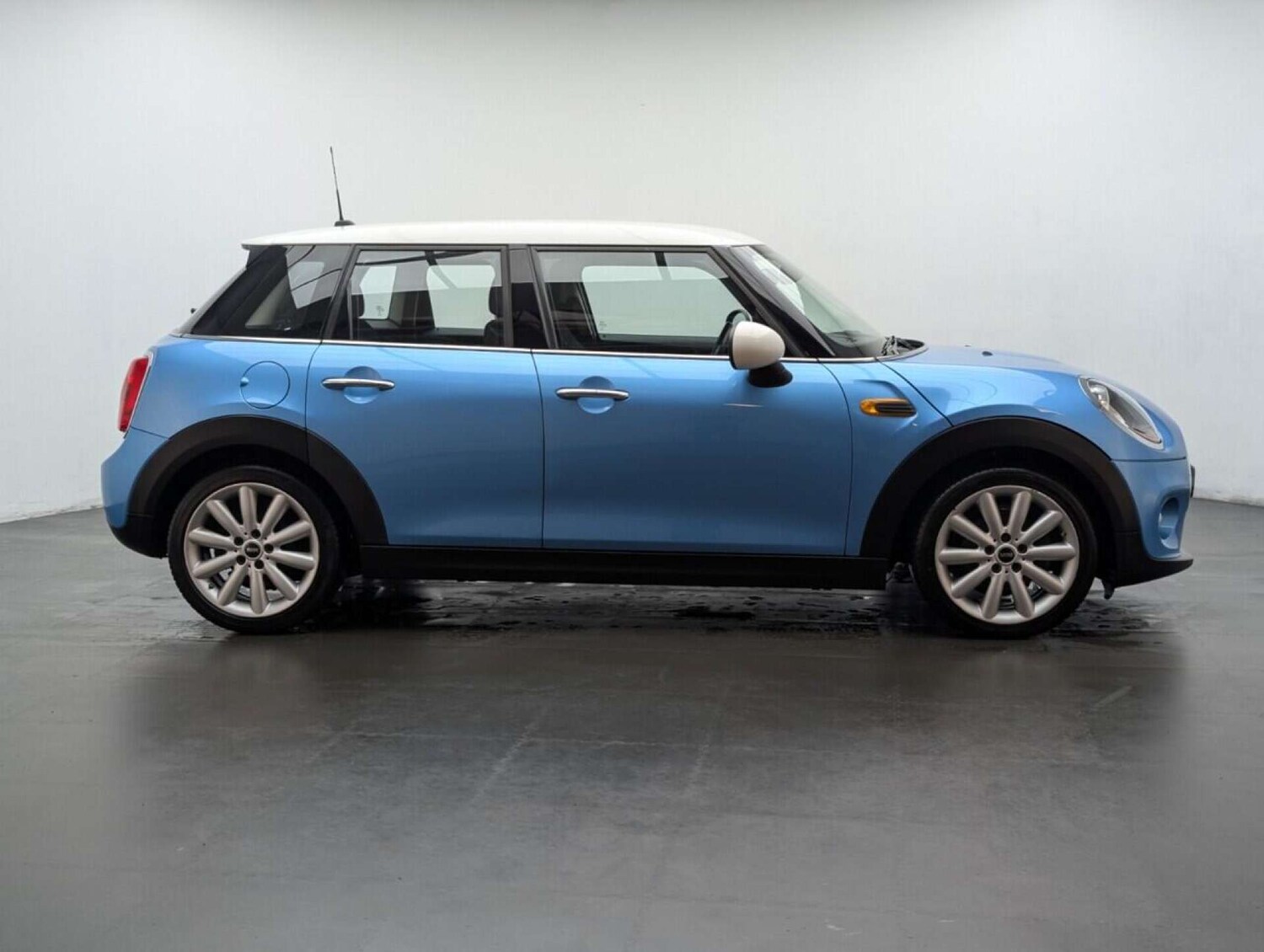 Used MINI Hatch 2017 for sale - 77713379: Photo 9