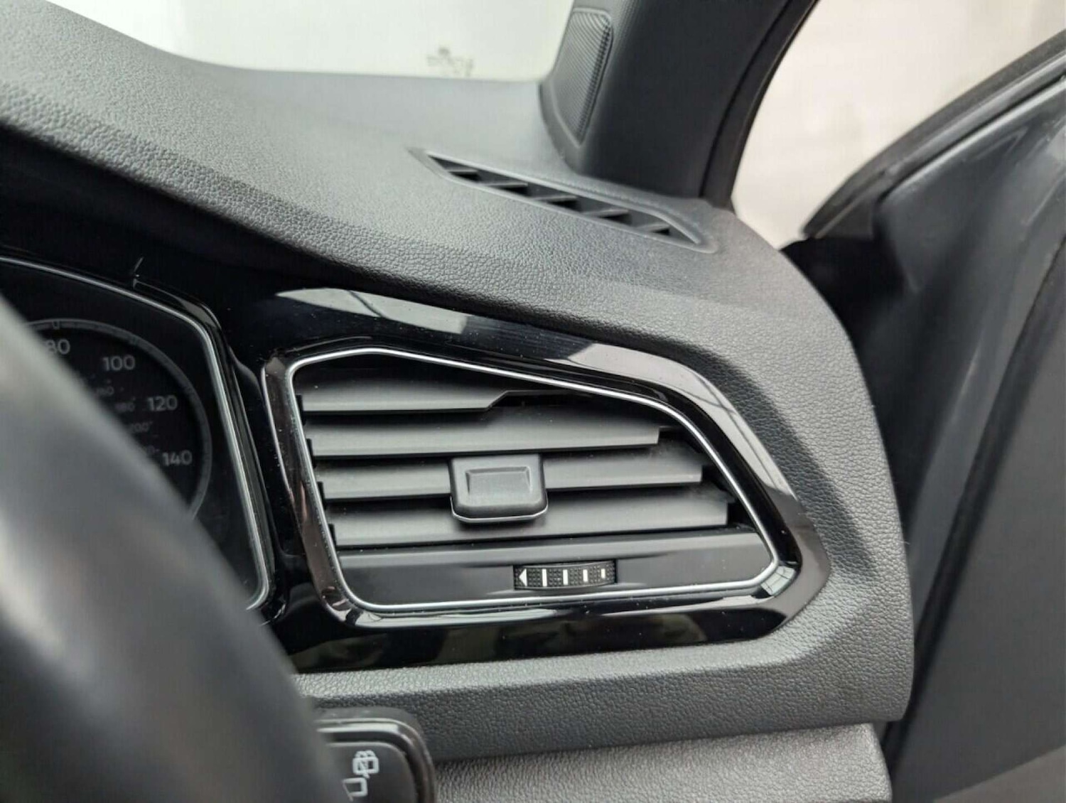 Used Volkswagen T-Roc 2020 for sale - 78122962: Photo 24