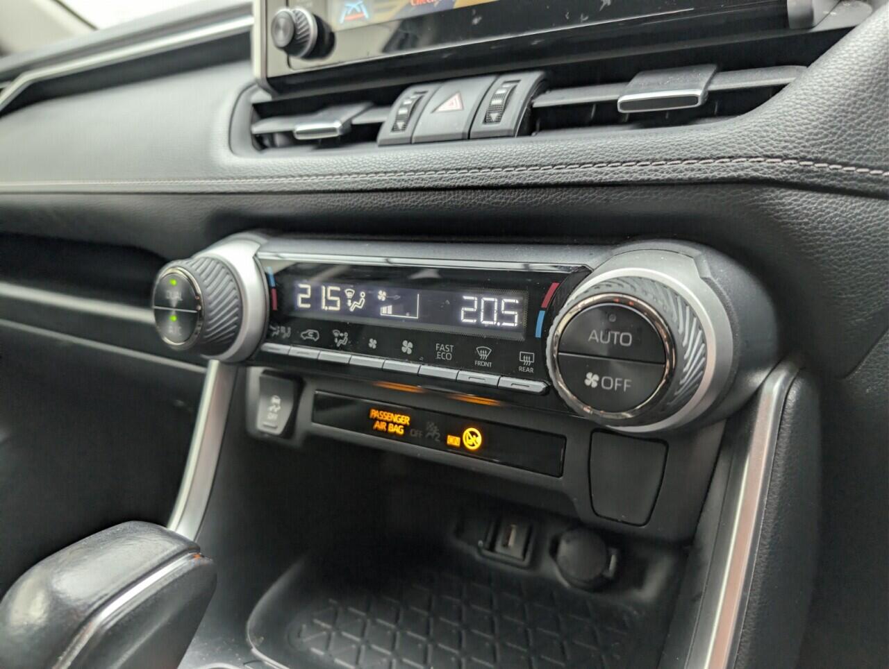 Used Toyota RAV4 2021 for sale - 76472352: Photo 16