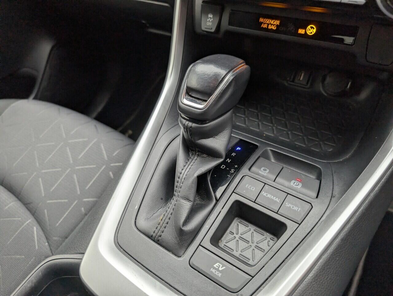 Used Toyota RAV4 2021 for sale - 76472352: Photo 17