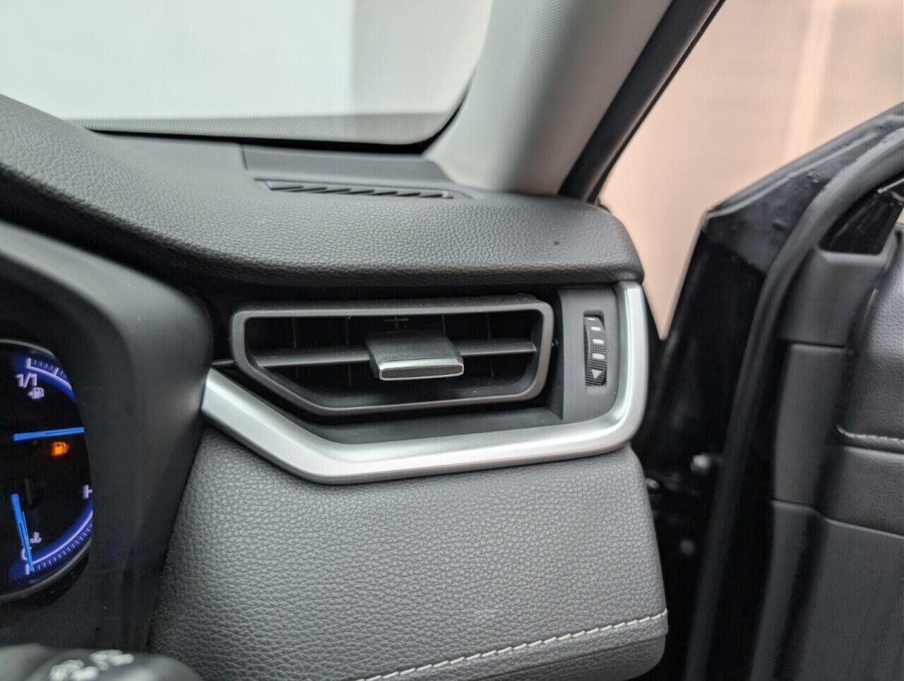 Used Toyota RAV4 2021 for sale - 76472352: Photo 21