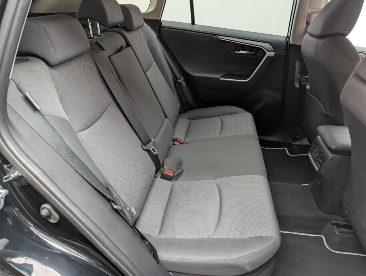 Used Toyota RAV4 2021 for sale - 76472352: Photo 25