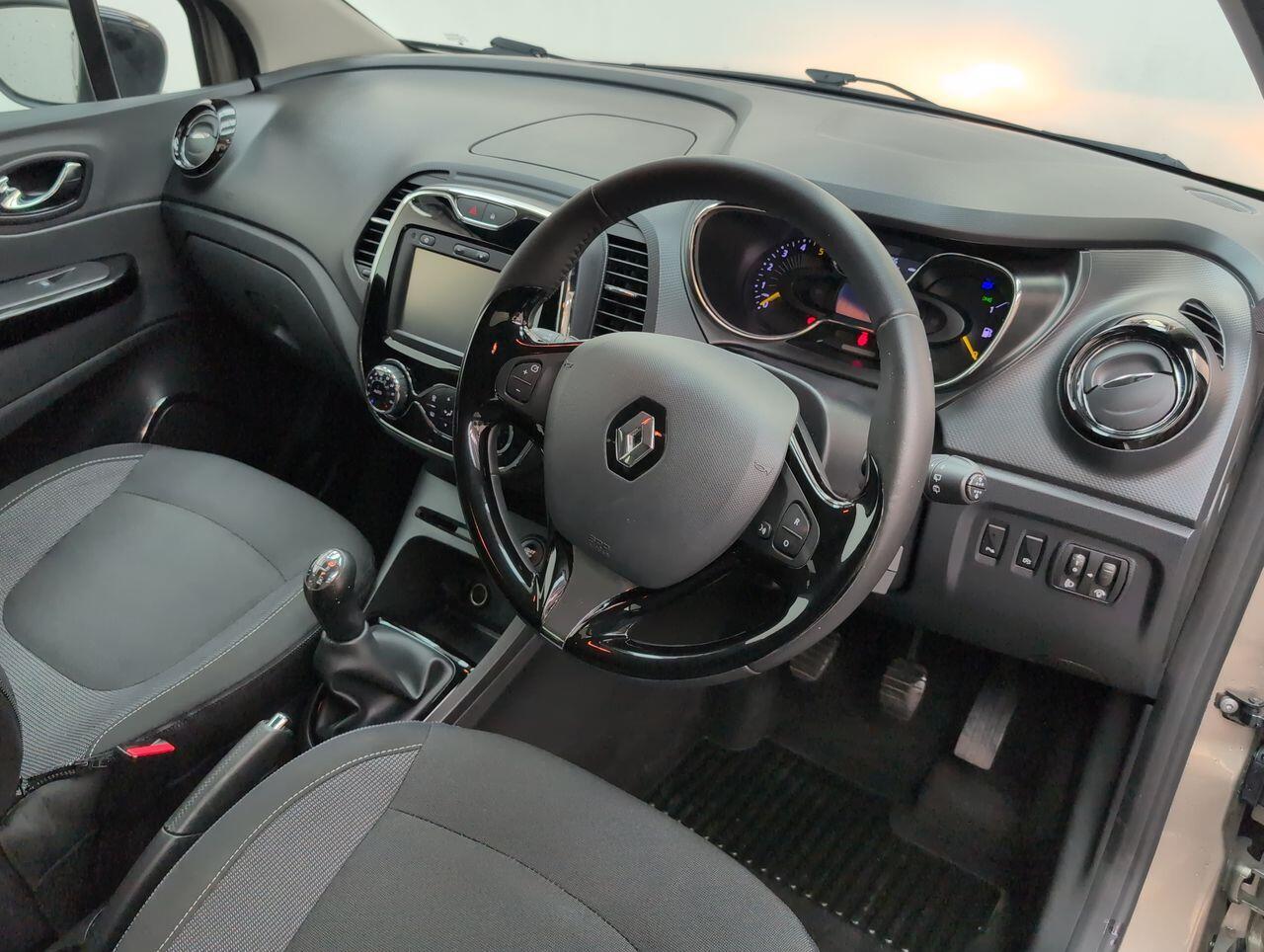 Used Renault Captur for sale - 77625570: Photo 11