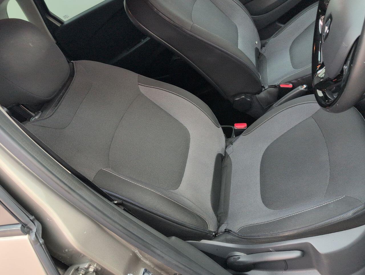 Used Renault Captur for sale - 77625570: Photo 12