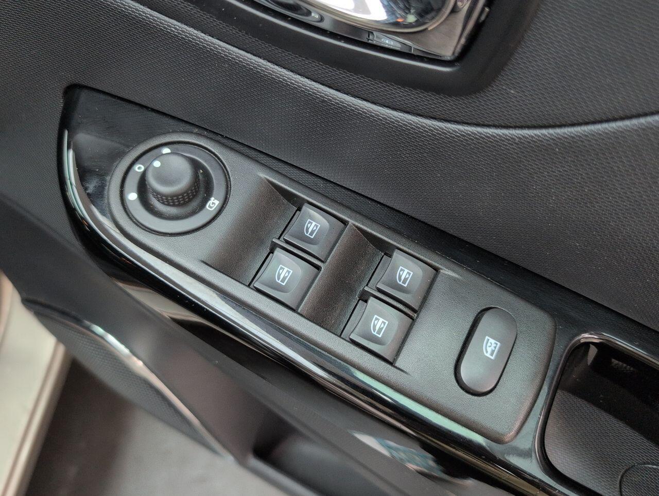 Used Renault Captur for sale - 77625570: Photo 21