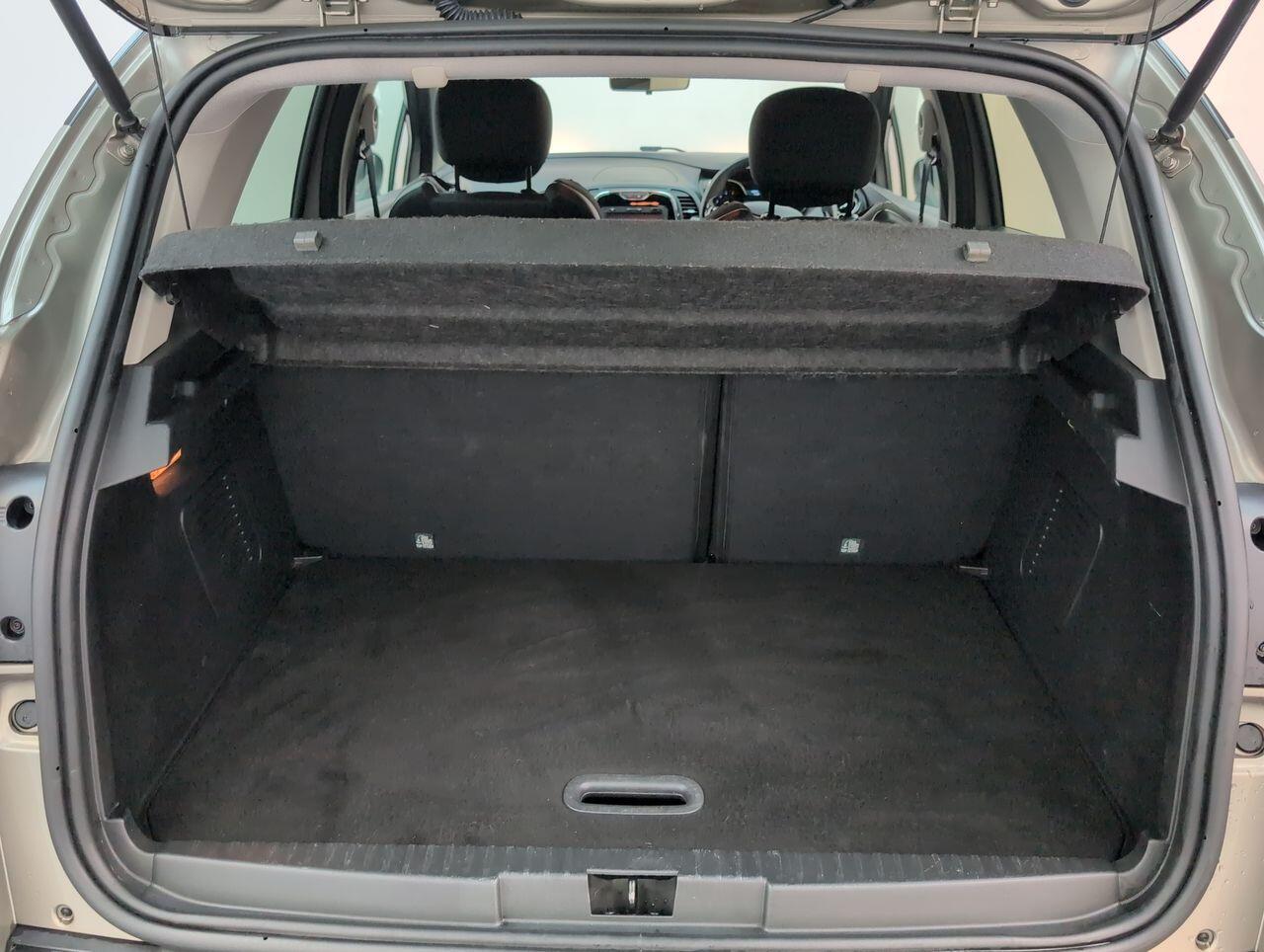 Used Renault Captur for sale - 77625570: Photo 26