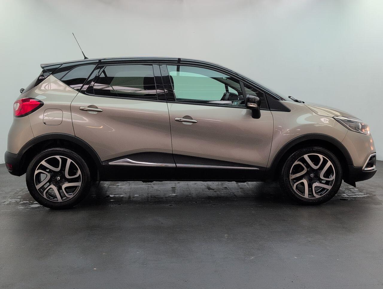 Used Renault Captur for sale - 77625570: Photo 3