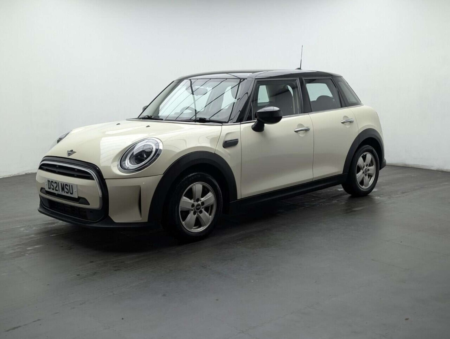 Used MINI Hatch 2021 for sale - 77714076: Photo 4