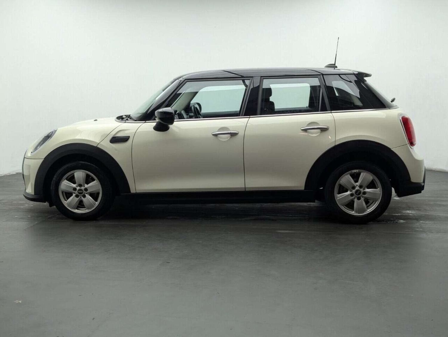 Used MINI Hatch 2021 for sale - 77714076: Photo 5