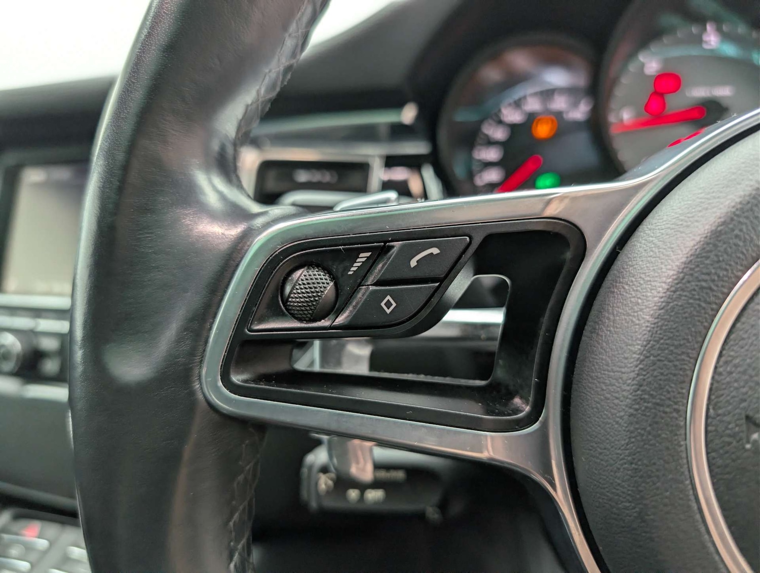 Used Porsche Macan 2015 for sale - 78032037: Photo 22