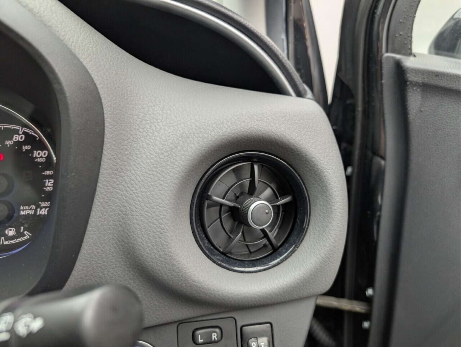 Used Toyota Yaris 2020 for sale - 77713417: Photo 18