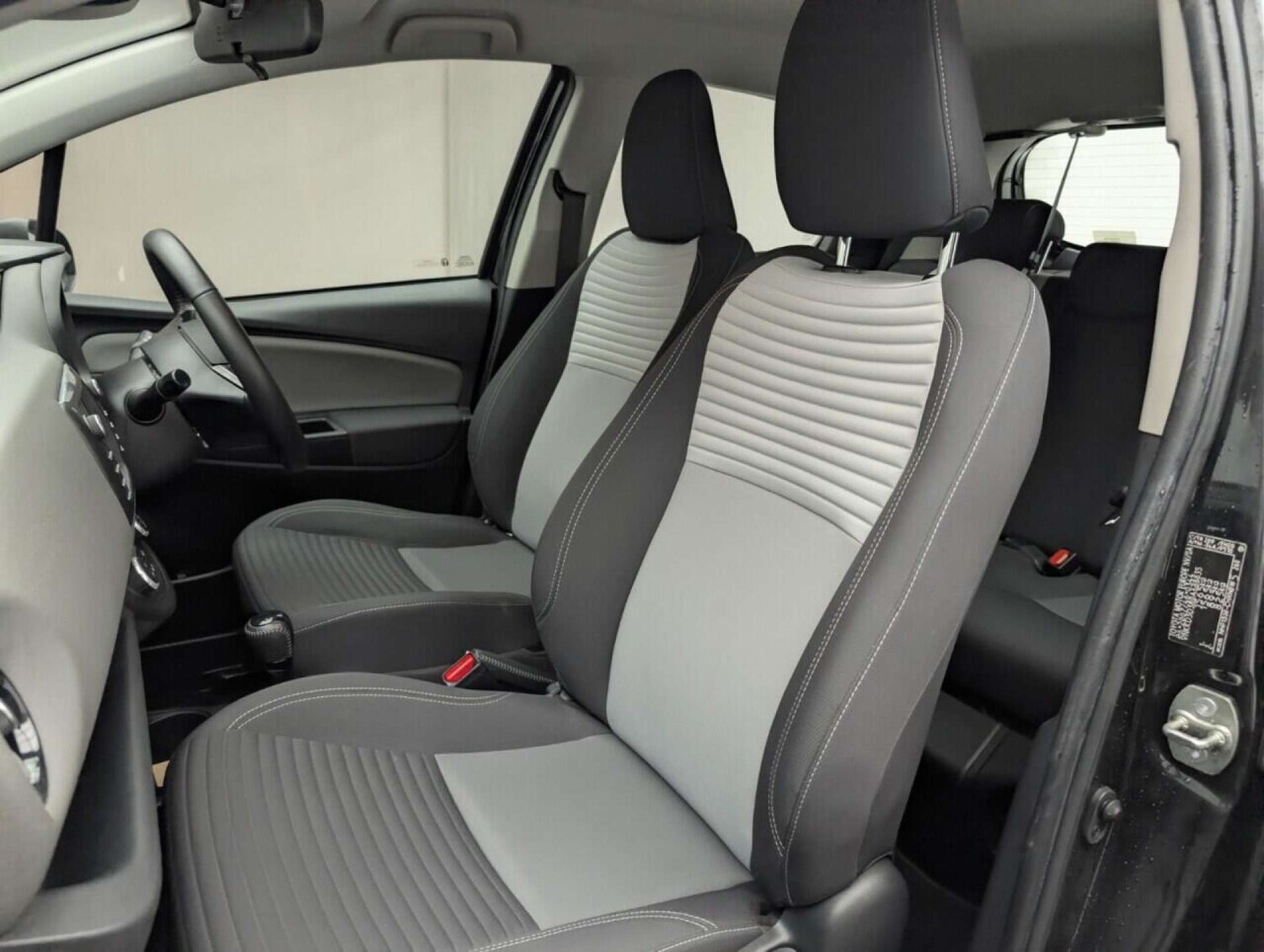 Used Toyota Yaris 2020 for sale - 77713417: Photo 25