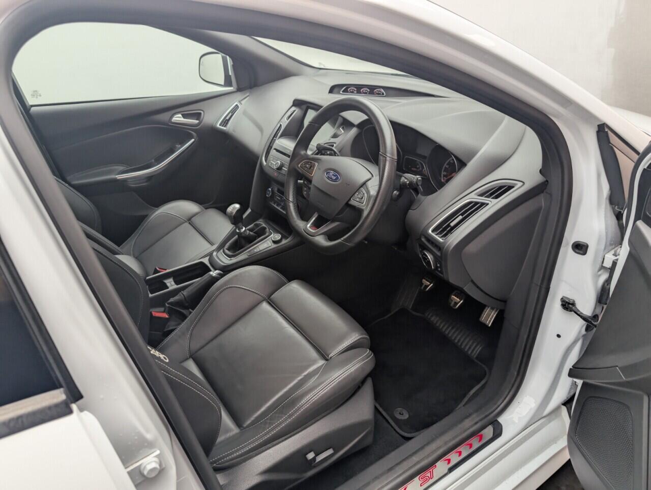 Used Ford Focus 2018 for sale - 76424084: Photo 11