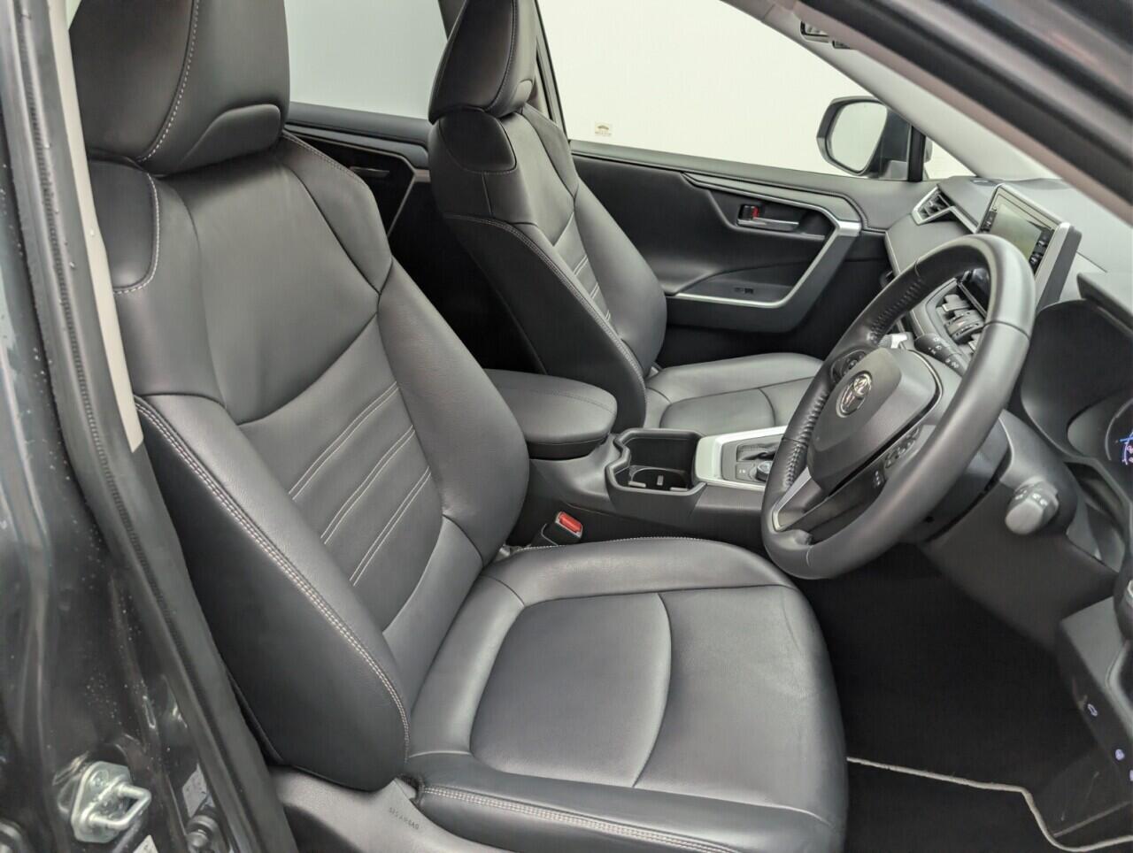 Used Toyota RAV4 2022 for sale - 76998966: Photo 12